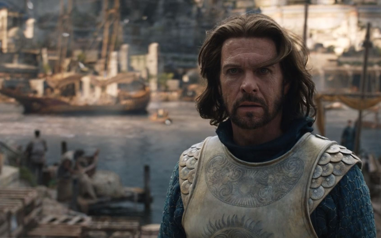 Lloyd Owen als Elendil ist vielleicht der bekannteste Schauspieler in der Serie.
