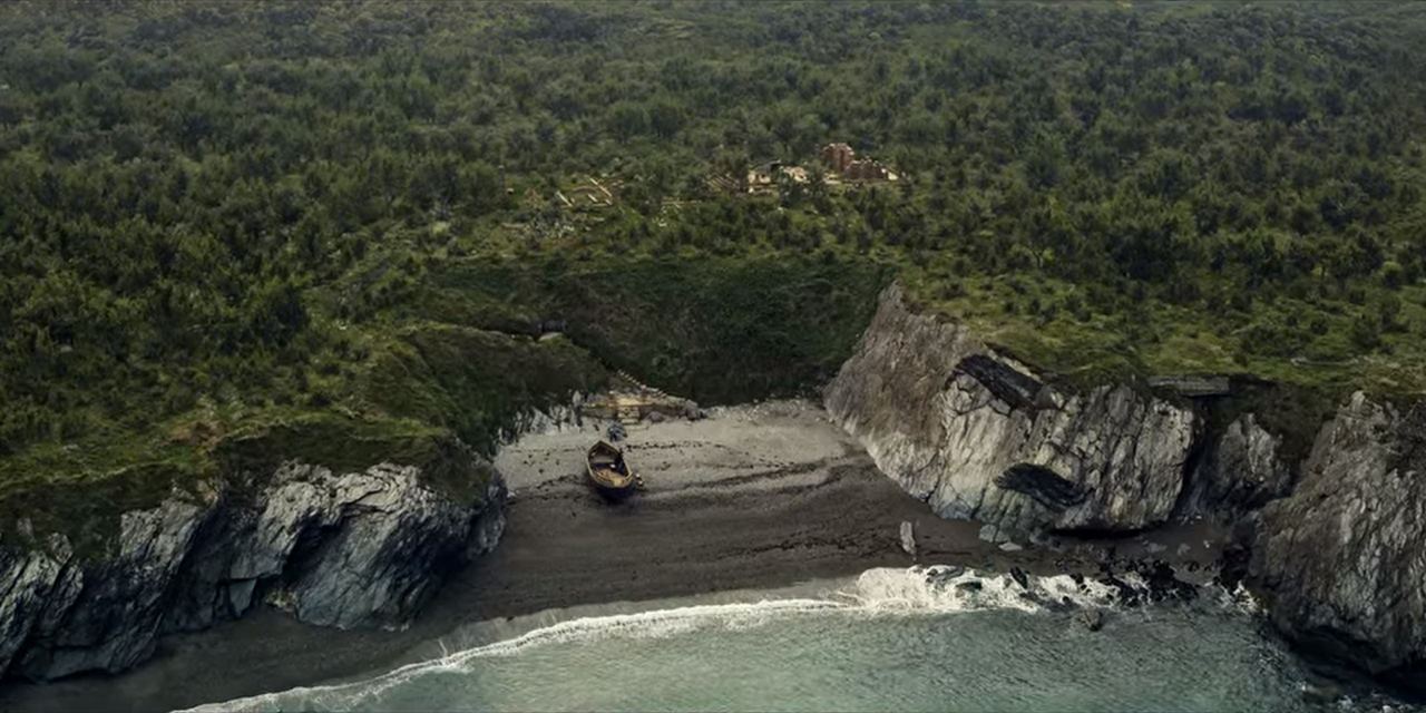 An einer Bucht entdecken die Abenteurer eine griechische Ruine
