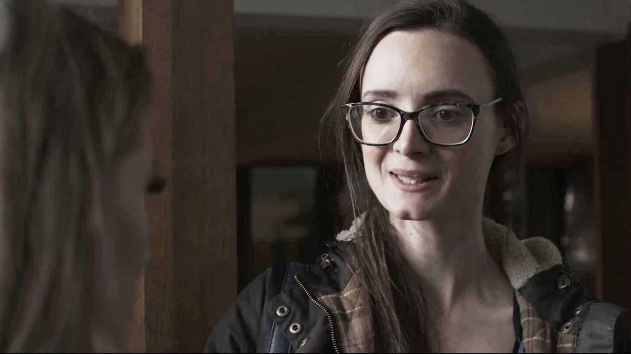 Jessica und Lara sorgen sich um Maria.