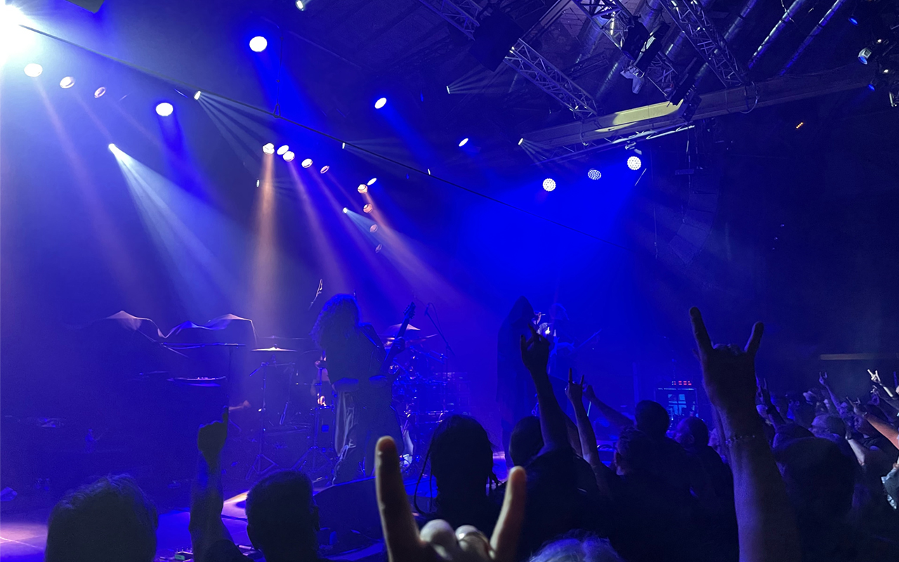 Iotunn in schummriger Atmosph&auml;re