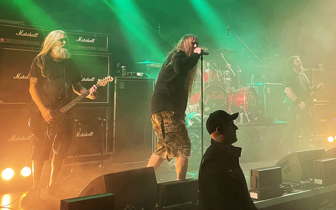 John von Obituary hat eine vollkommen unverkennbare Stimme