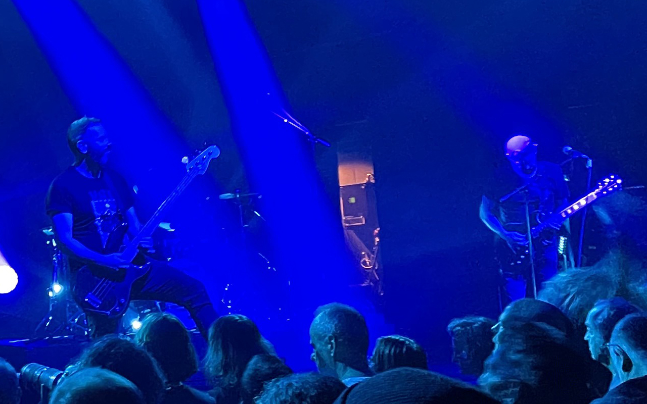 Dvne merkte man gro&szlig;e Routine an.