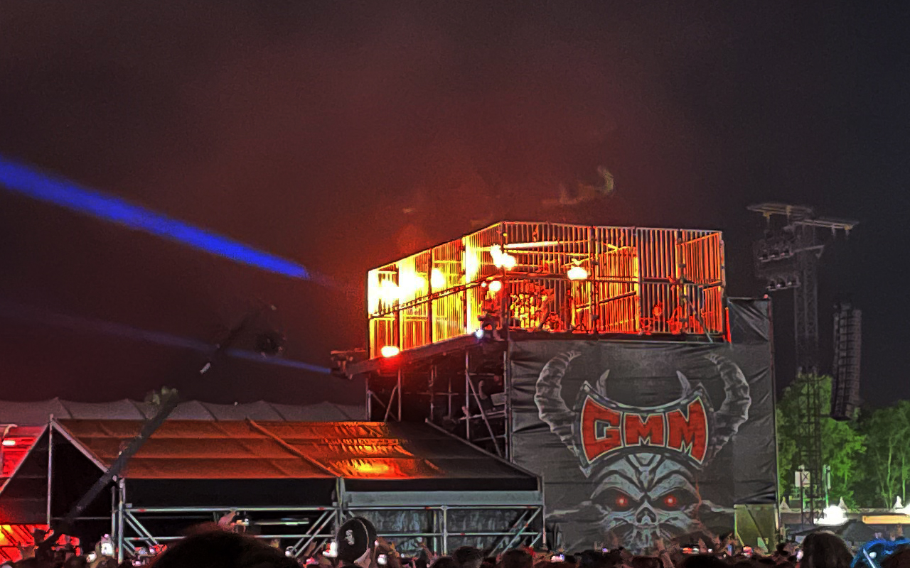 Behemoth auf dem Turm