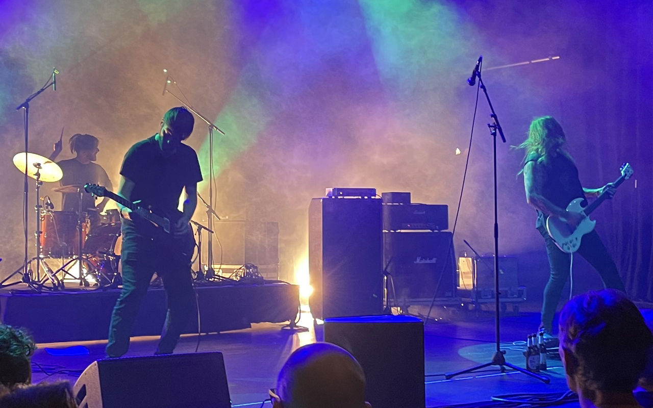 Ne&agrave;nder mussten krankheitsbedingt auf ein Bandmitglied verzichten.