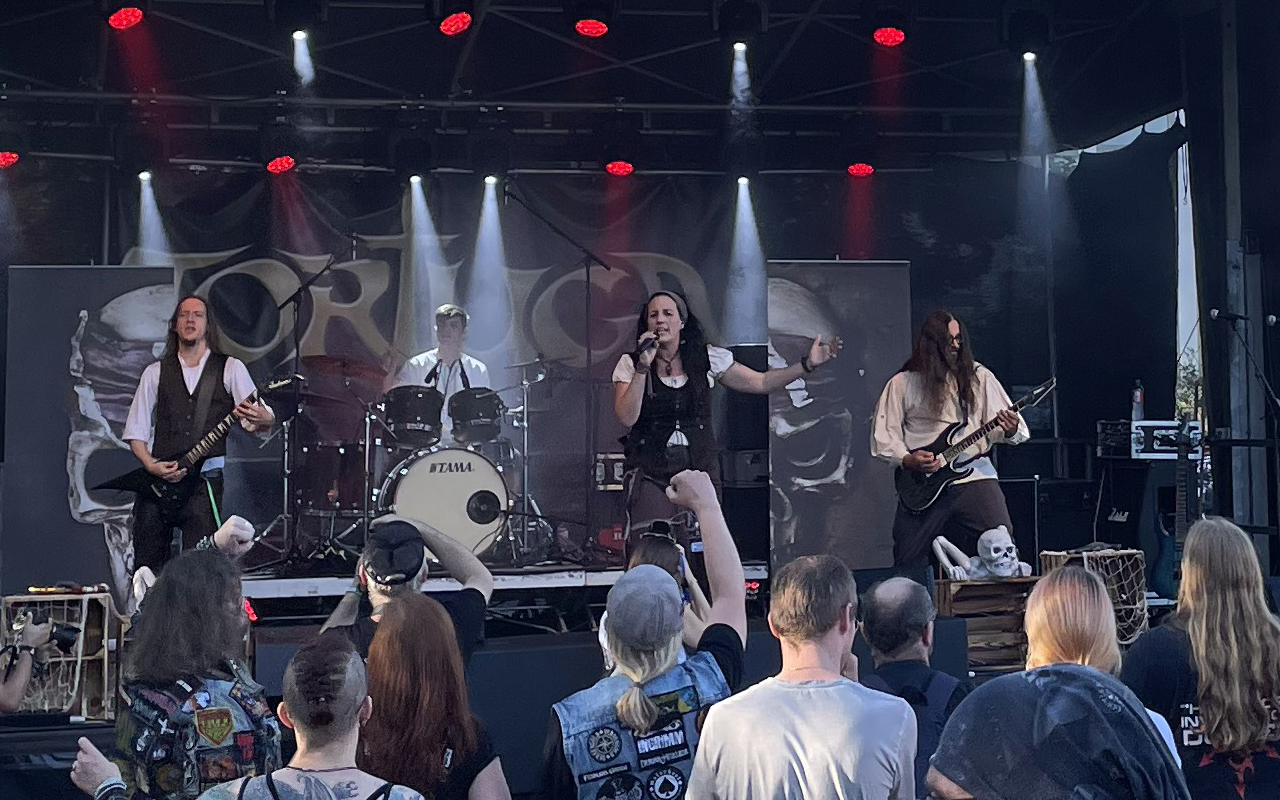 Tortuga spielten als zweite Band am Freitag auf dem Wellesweiler Open Air