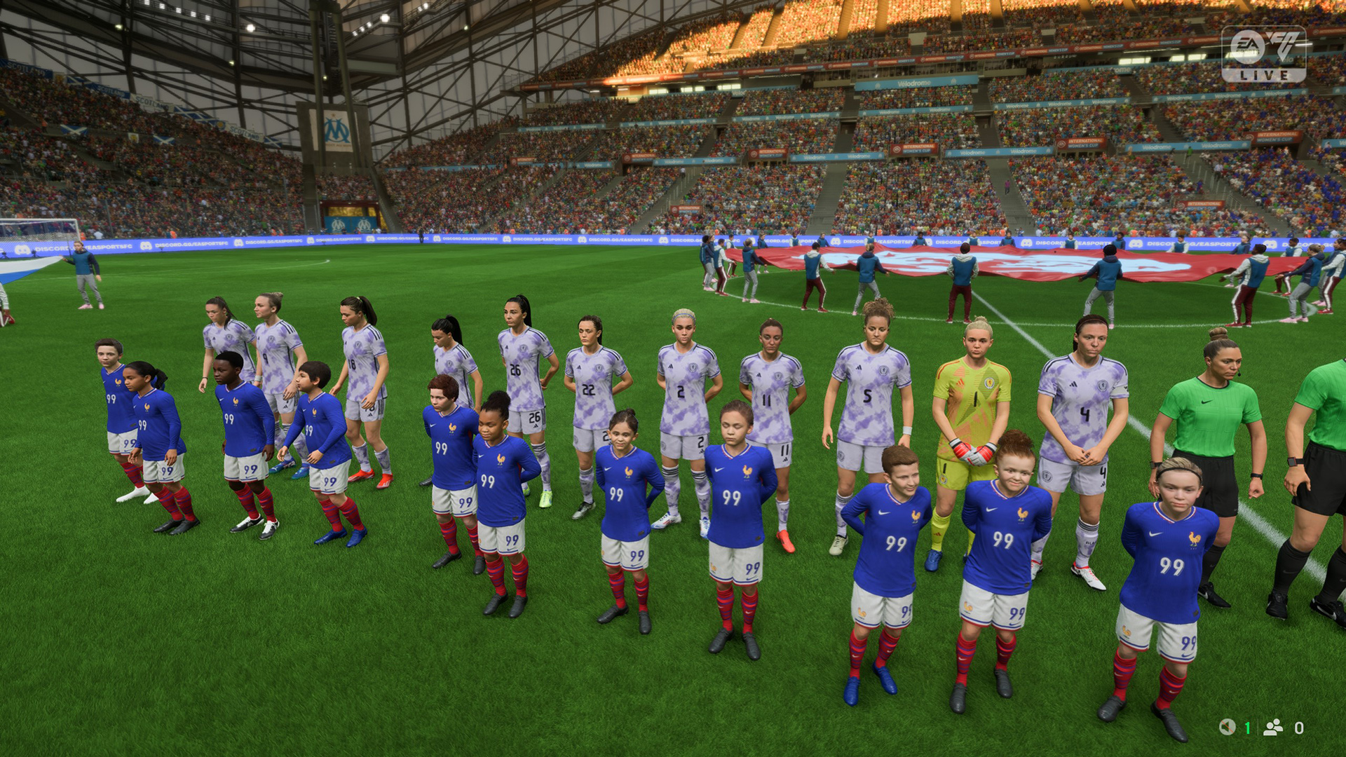 Nein, die Franz&ouml;sinnen sind nicht klein geworden, das sind die Einlauf-Kinder