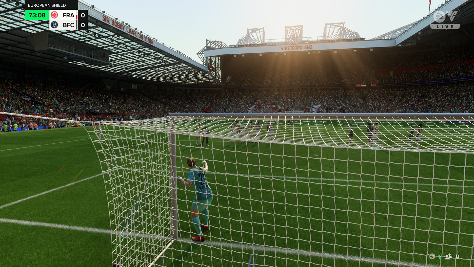 Das Old Trafford von Manchester im Abendlicht